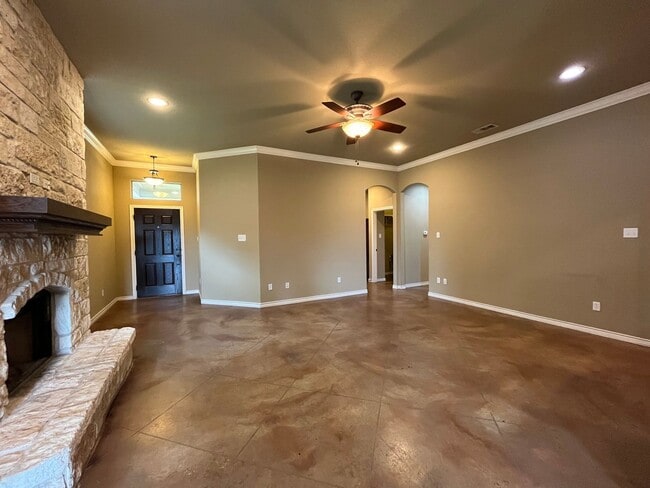 Photo - 4 Bedroom Single Family Home:  Available Now!