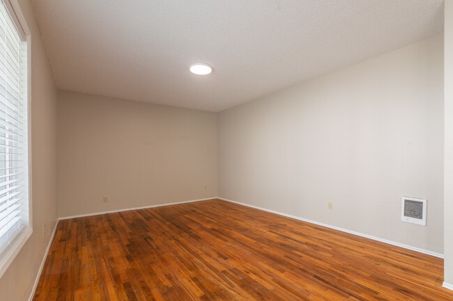 Photo - 2531 SE 27th Ave