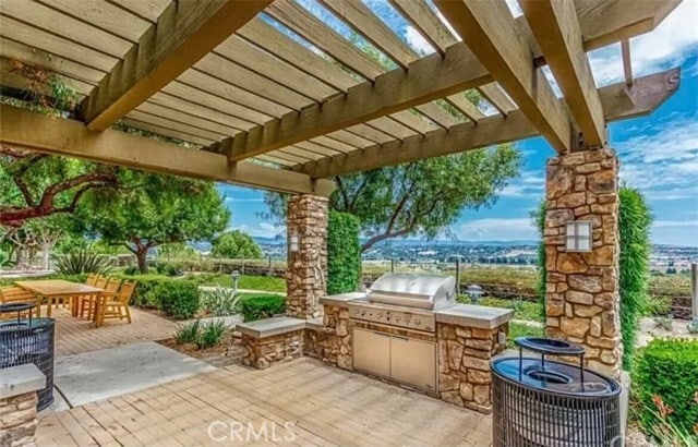 16 Compass Ct
