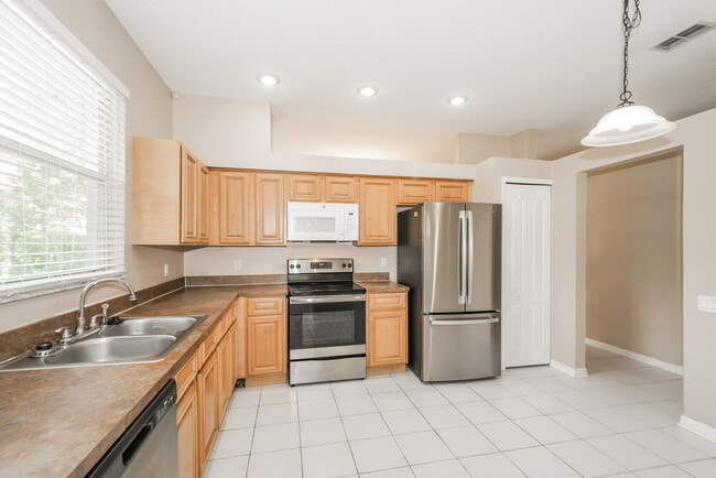 Photo - 5512 Terrain De Golf Dr House