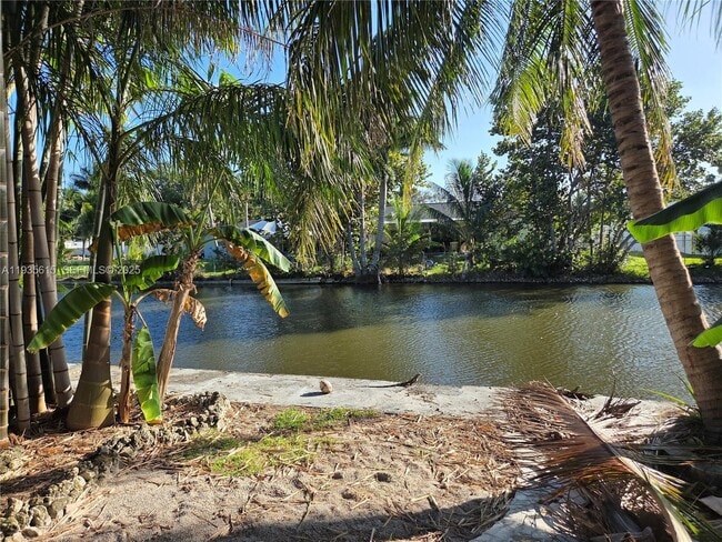 Photo - 301 SW 5th St