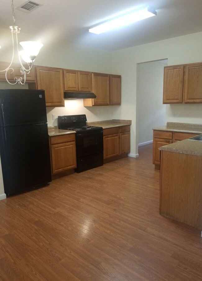 Photo - 4 Bedroom Single Family Home in Morrow!