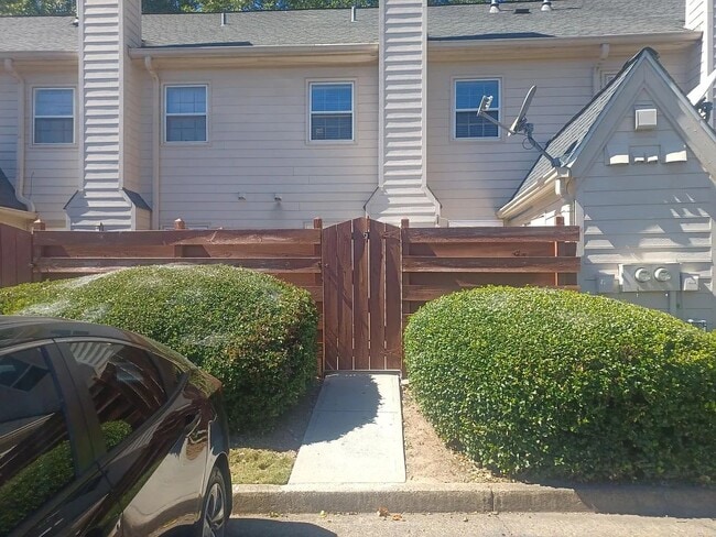 Photo - 595 Wedgewood Dr
