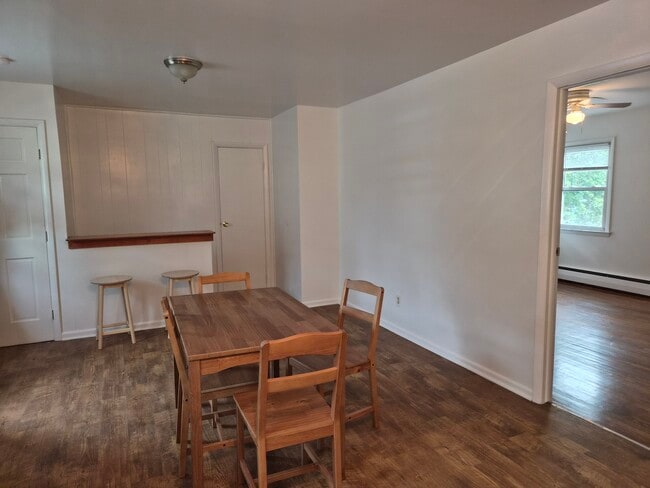Building Photo - 67 Lee St Rental