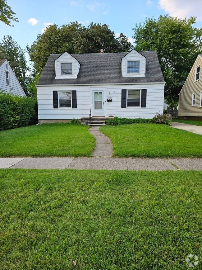 Building Photo - Completely Updated 4 bedroom/1.5 bath bung... Rental