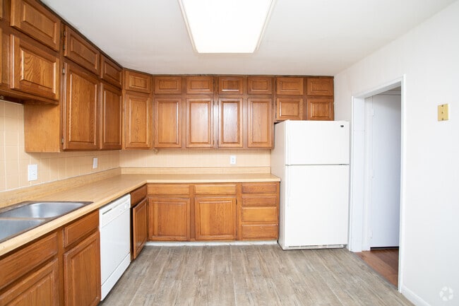 3BR, 2BA