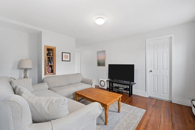 Photo - 526-528 Medford St Unit 1