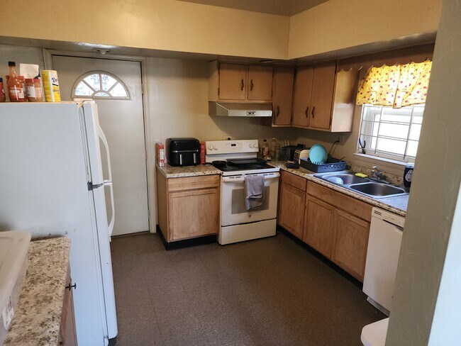 kitchen - 4349 Andover Ter