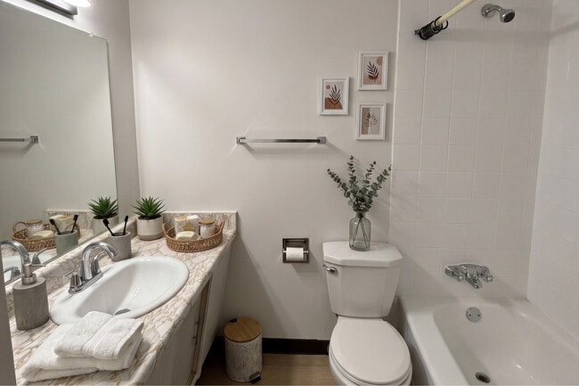Photo - 9522 149 St NW