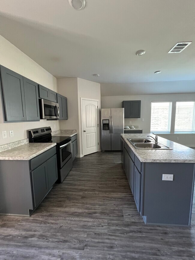 Photo - 23095 Mills Blvd