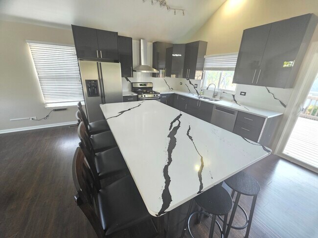 Photo - 302 Barton Ct