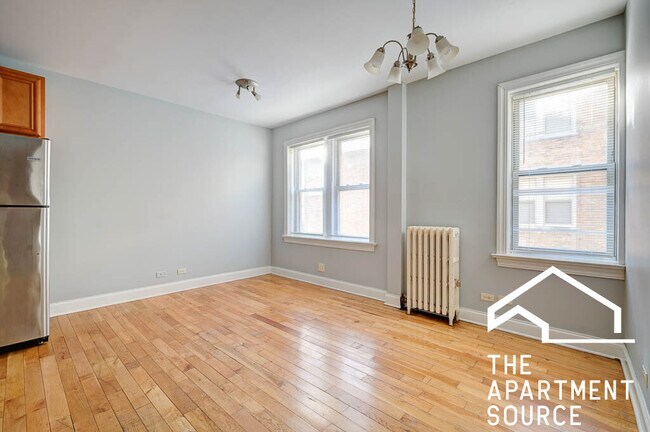 Photo - 4542 W George St Unit 2