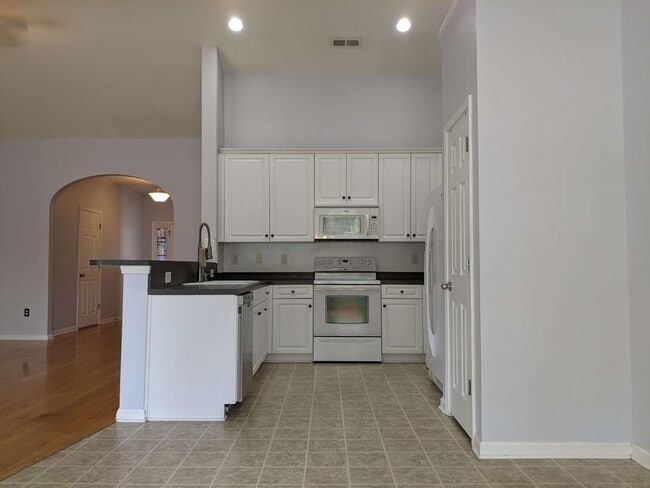 Photo - 8836 Jenny Lind St