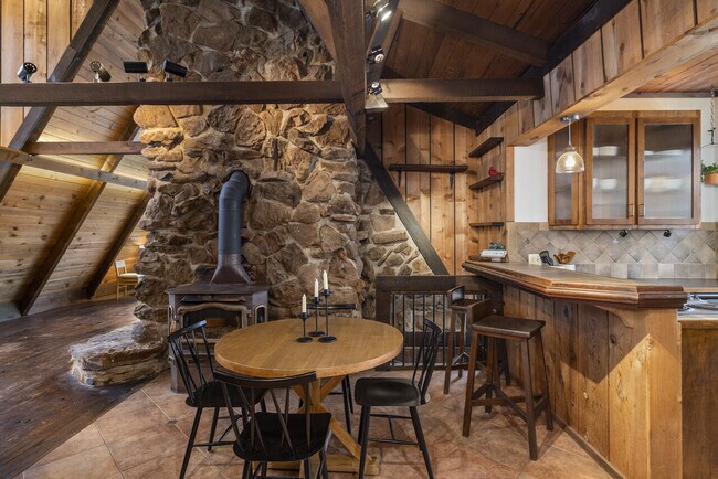Photo - Treehouse On Riverview