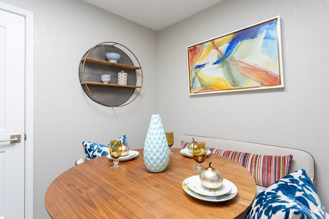 2BR, 2BA - 1,035SF - Dining Area - Hidden Creek Village