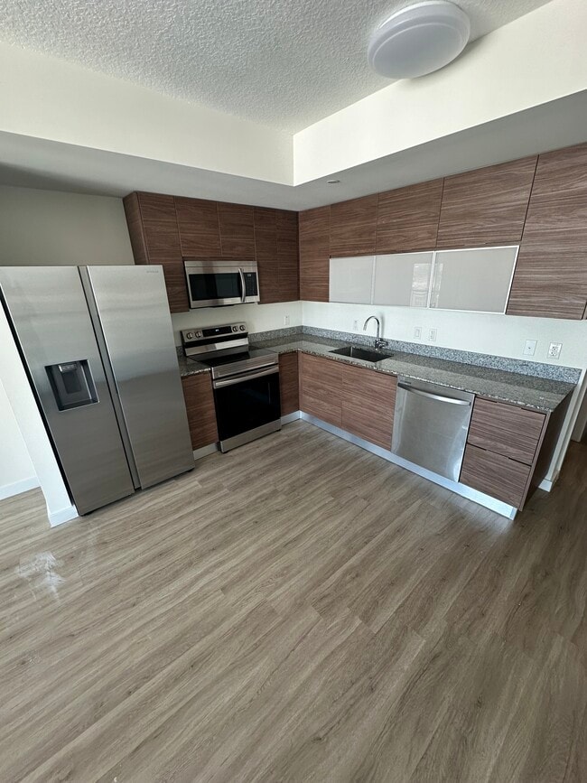 Building Photo - 520 SW 5th Ave Unit A Rental