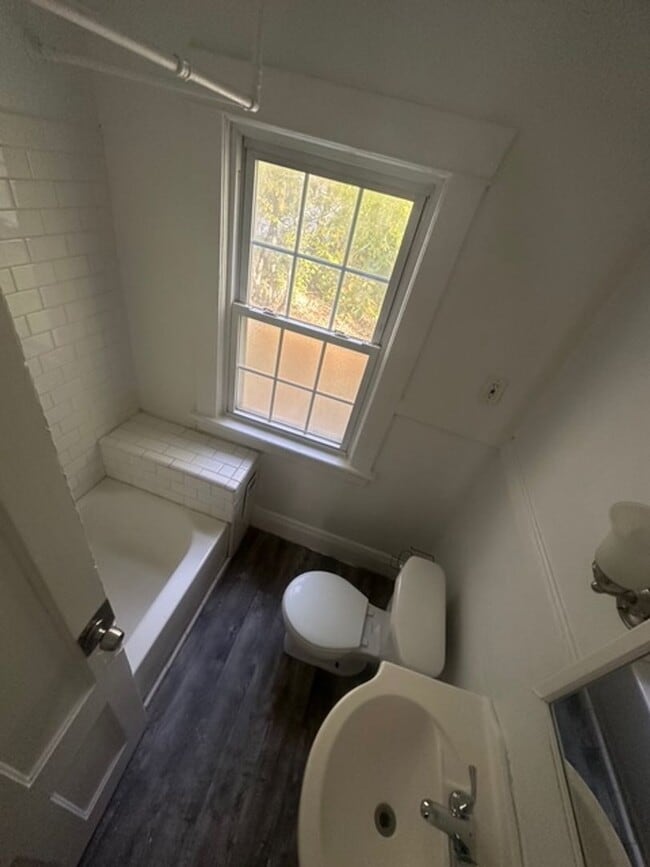 Photo - 180-182 Peck Street Unidad 182 Peck