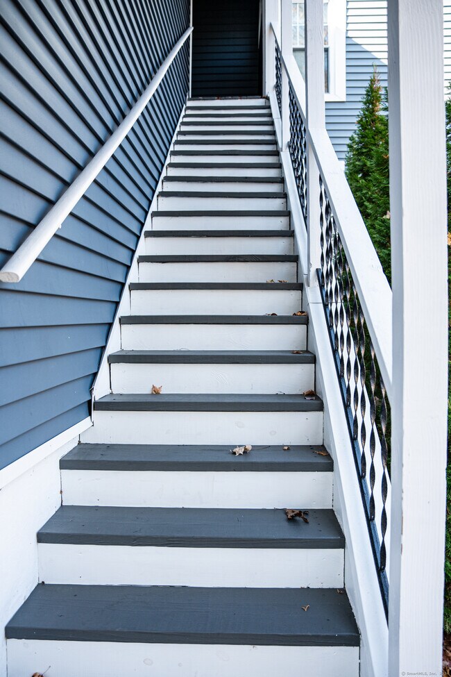 Photo - 240 Kenwood Ave Unit 2