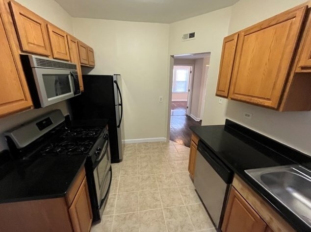Building Photo - 2806 N Major Ave Unit 2 Rental