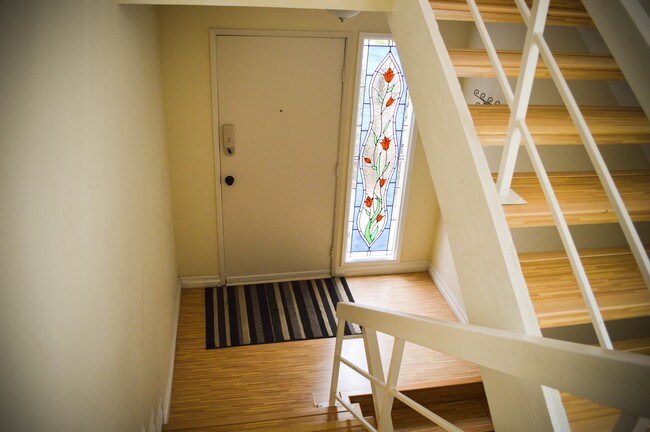 Entrance - 5321 Coldwater Canyon Ave