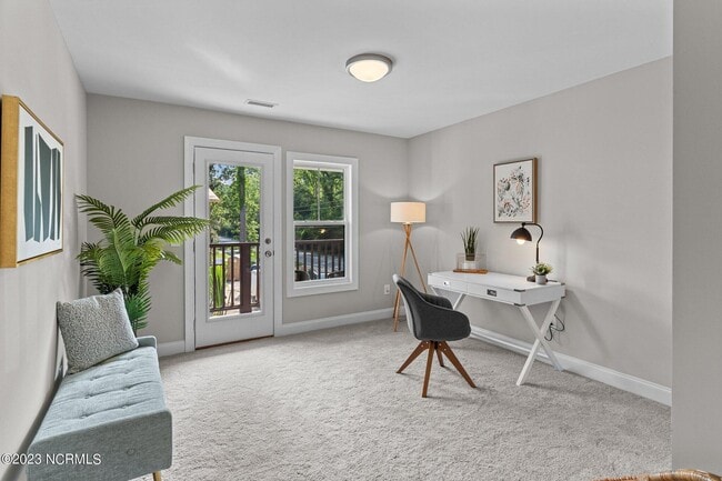 Photo - 1912 Seacottage Way