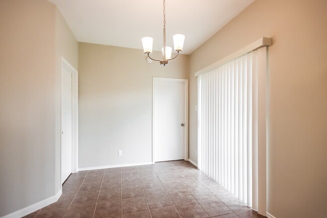 Photo - 7003 Orchid St
