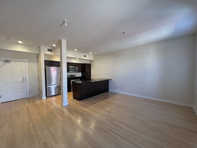 Photo - Putnam Hotel – $2,041 – 1 Bedroom/1 Bathroom, 755 SQ.FT. – UTILITIES INCLUDED Unidad 307