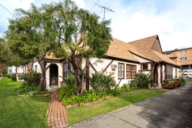 Building Photo - 2900 Griffith Park Blvd