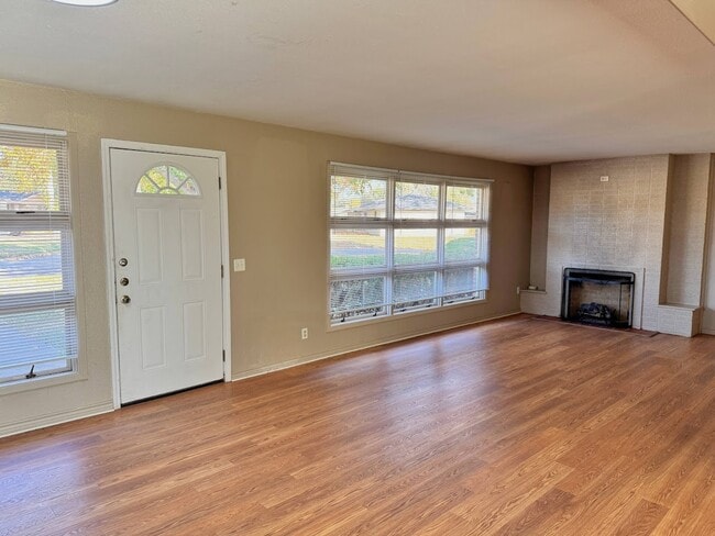 Photo - 703 Pecan St