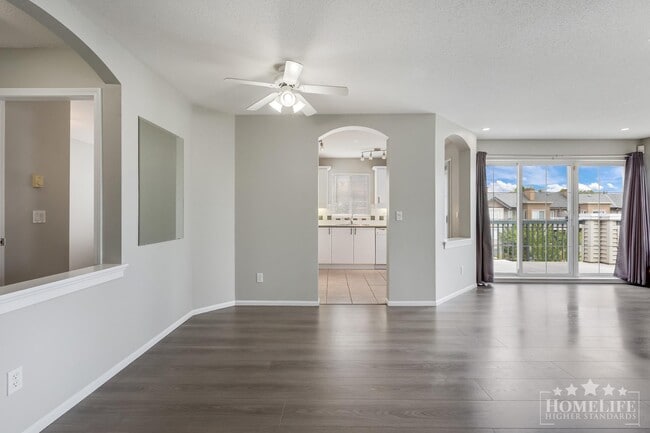 Photo - Spacious Top Floor 2 Bedroom + Den Corner Condo for Rent at Rockport – Langley Unit 305