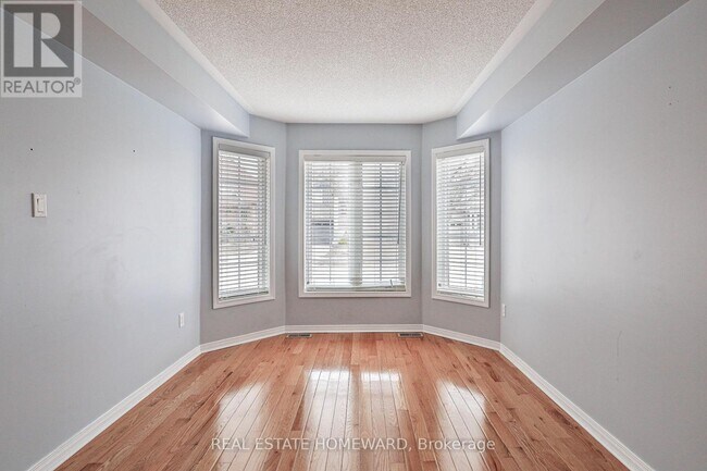 Photo - 168 Wainscot Ave