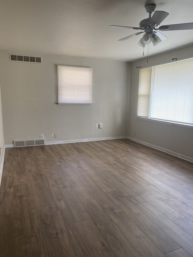 Photo - 5903 N 69th St Unit Upper