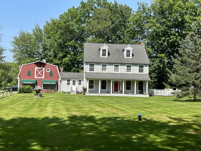 Front of house - 128 Center Rd House