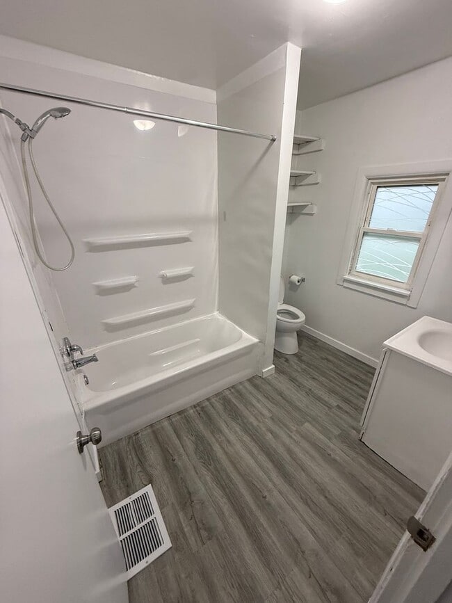 Photo - Cute 2 Bedroom Home with Large yard!