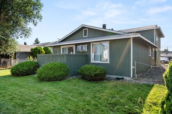 Photo - 6125 N Addison St Unit 6127