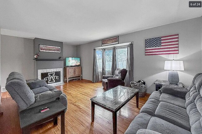 Photo - 3310 Tripp St