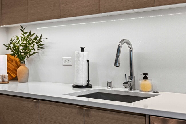 Photo - 1049 Seventh Ave Unit FL7-ID1228264P