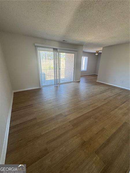 Photo - 3256 Covington Dr Apartment