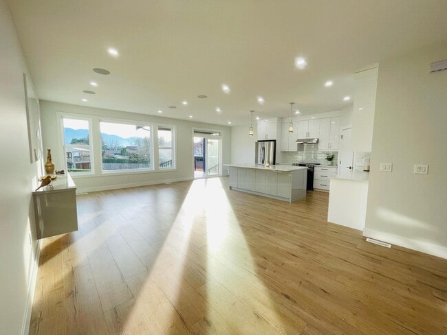 Building Photo - 46620 First AvenueA