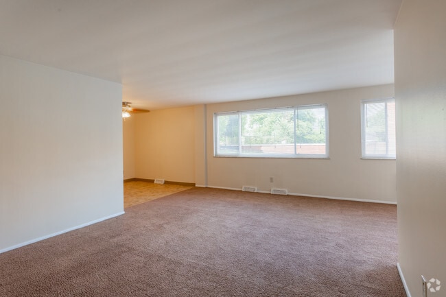 3HAB 2BA - 1,350 ft²
