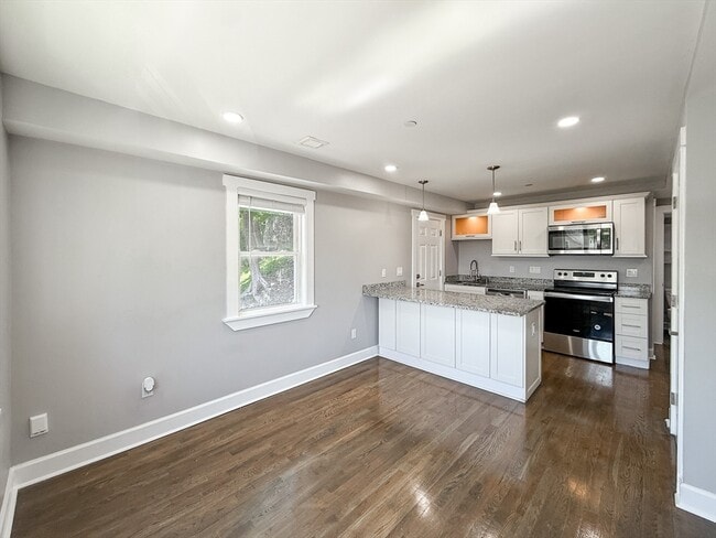 Photo - 468 Salem St Unit 3