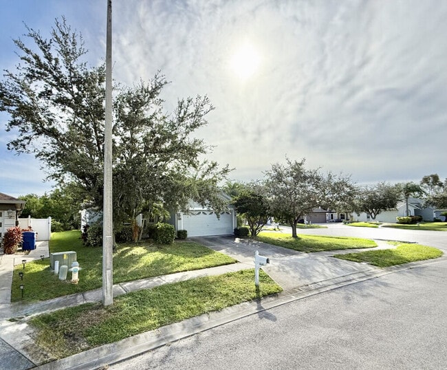 Photo - 854 Addison Dr NE