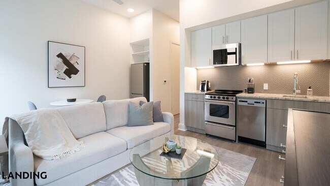 425 20th St S Unit 202