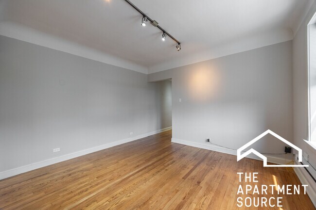 Photo - 2620 N Rockwell St Unit C1