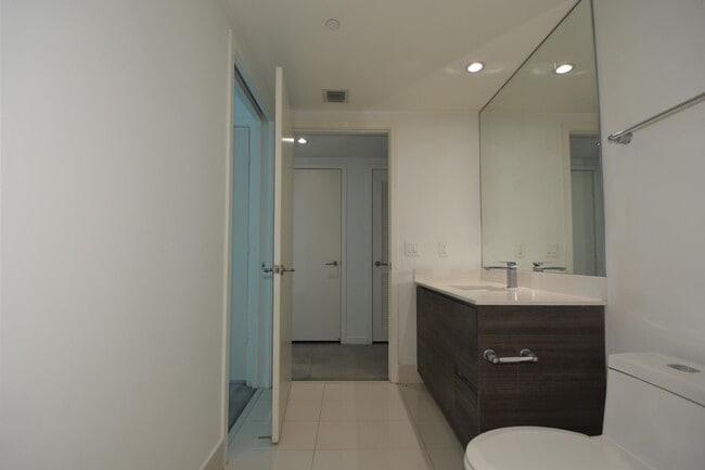 Photo - 1100 S Miami Ave Unidad 2207