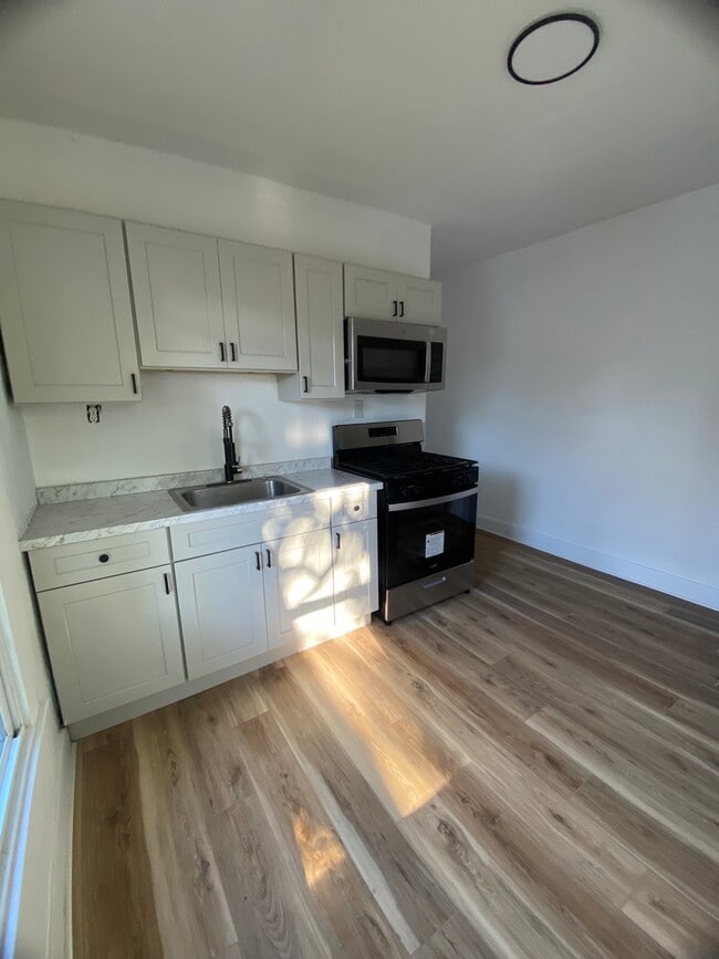 Photo - 521 N 33rd St Unit 4