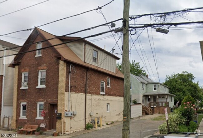 Building Photo - 30 Gaston Ave Rental