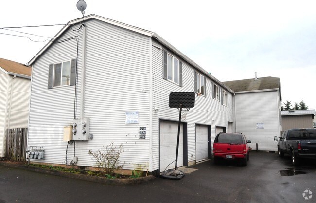 Primary Photo - 8218 SE Washington St