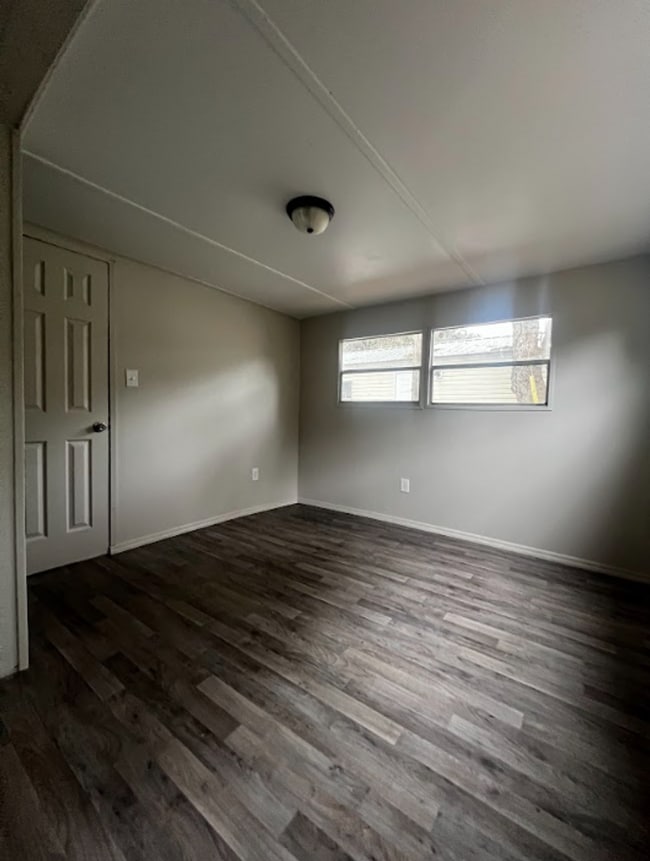 Photo - Newly Renovated 2/1 in Lake Front Community Unidad Lot 39