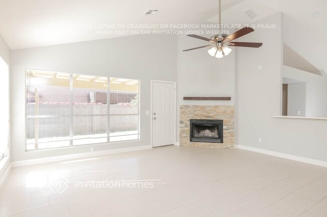 517 E Kerry Ln